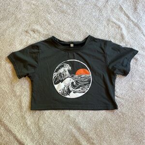 Cropped Wave Tee